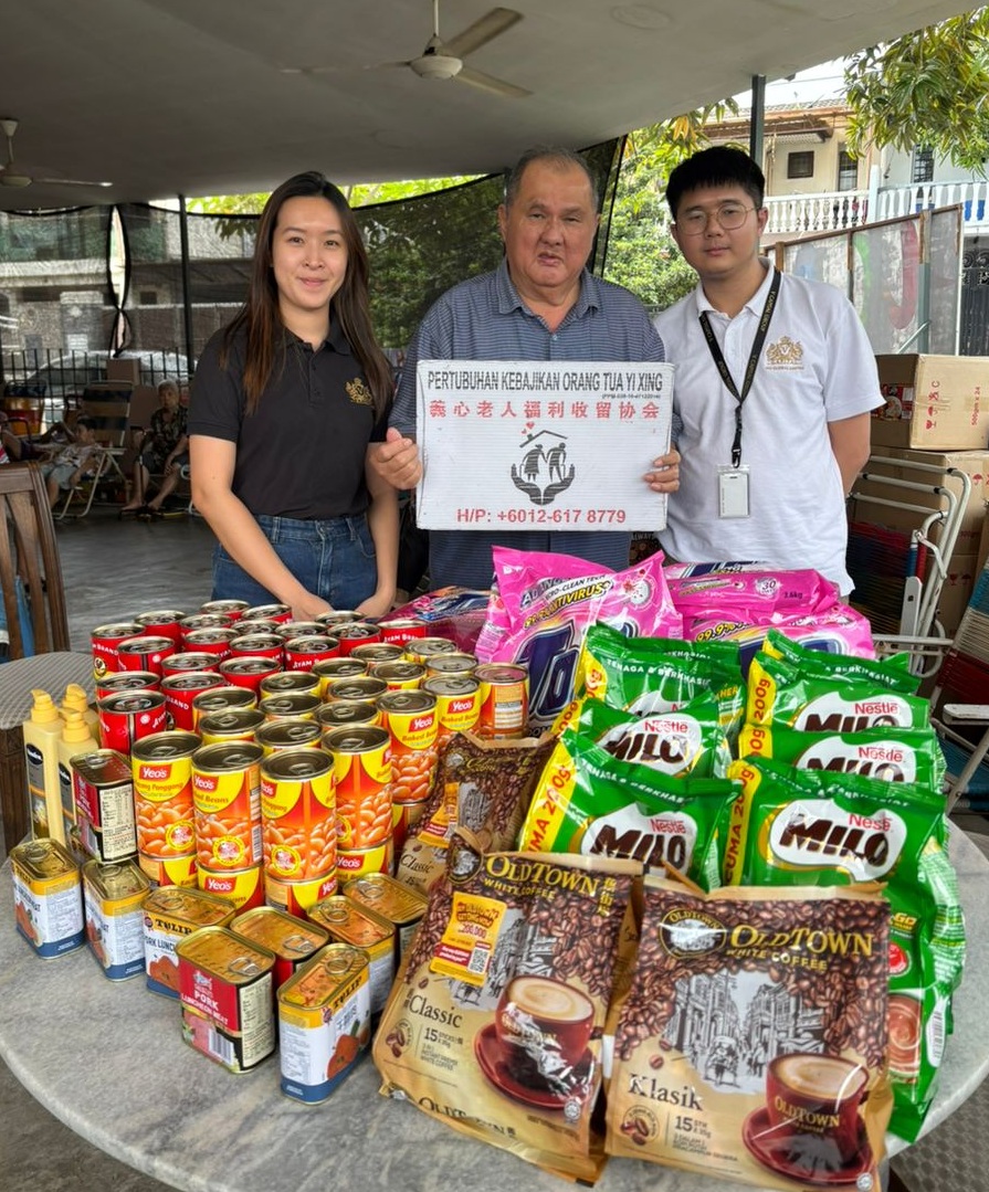 Donation to Yi Xing USJ Old Folks Home